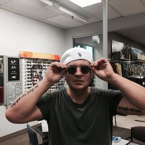 Meet your Posher, Constantin